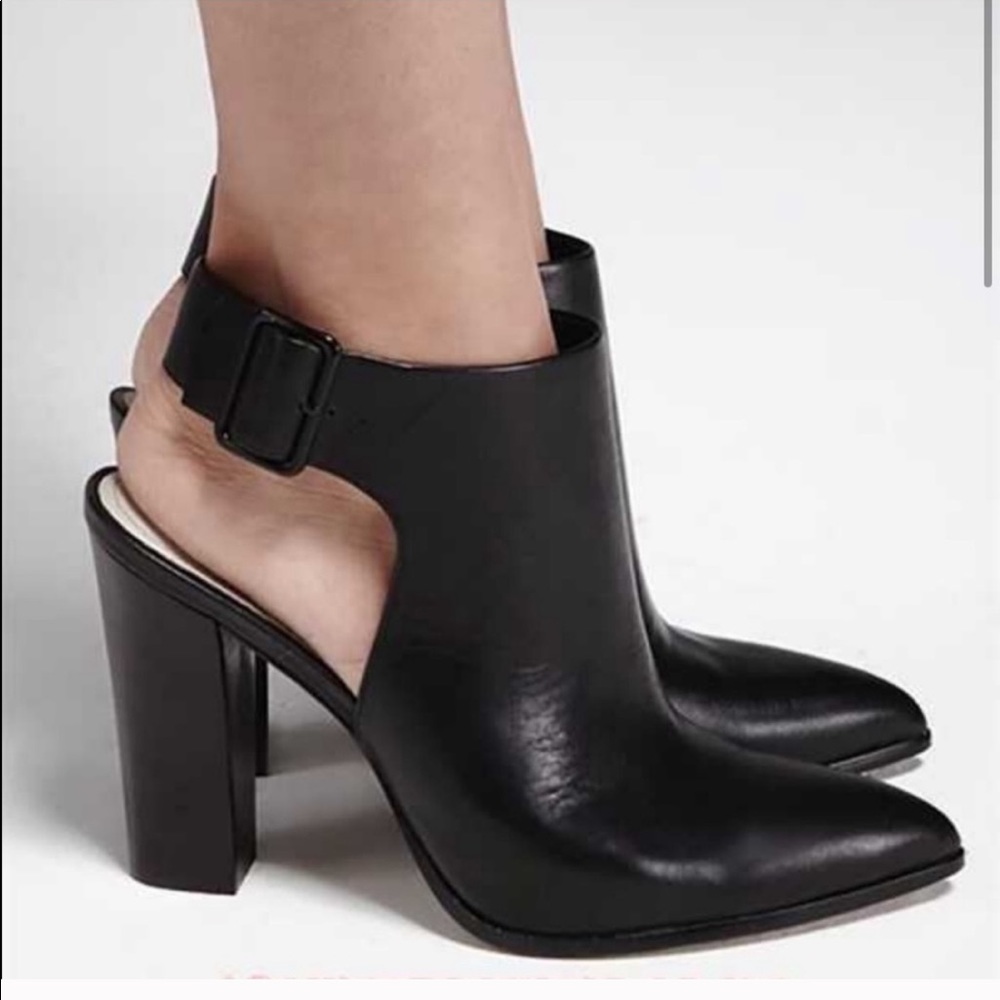 Pour La Victoire Zuri Ankle Boots SIZE 8.5